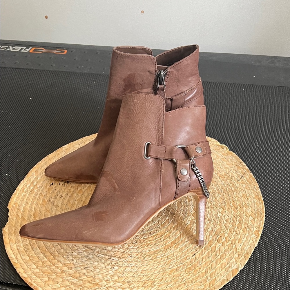 Guess Southwestern Brown Ankle Boots Size 7.5